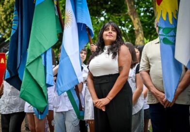 FUNCIONARIOS MUNICIPALES ENCABEZARON EL ACTO DEL IZAMIENTO DE BANDERA POR EL 153º ANIVERSARIO DE EZPELETA