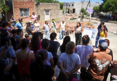 CONTINÚAN LAS OBRAS DE PAVIMENTACIÓN DE 40 NUEVAS CUADRAS EN LOS BARRIOS LA CAÑADA Y KOLYNOS DE QUILMES OESTE