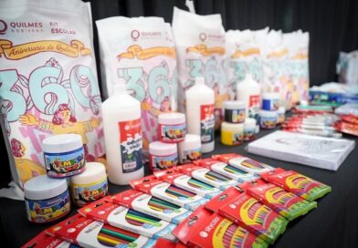 PRESENTARON LOS KITS ESCOLARES EN QUILMES
