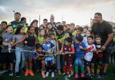 INAUGURARON LA NUEVA CANCHA DE CÉSPED SINTÉTICO DEL CLUB SAN PABLO DE QUILMES OESTE