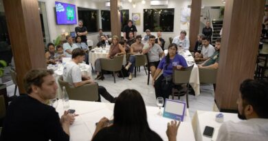 EVA MIERI Y FUNCIONARIOS MUNICIPALES MANTUVIERON UN ENCUENTRO CON REPRESENTANTES GASTRONÓMICOS Y PRODUCTORES CERVECEROS