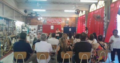 Homenaje a la poetiza Alicia Fuentes en la biblioteca de Solano
