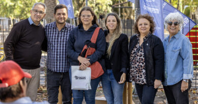 EL MUNICIPIO ENTREGÓ ANTEOJOS A VECINOS DE ALMIRANTE BROWN