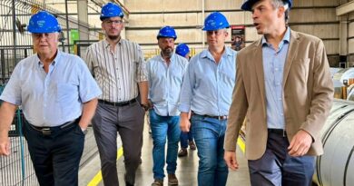 CASCALLARES Y CUATTROMO RECORRIERON LA EMPRESA BARBIERI EN EL PARQUE INDUSTRIAL DE ALTE BROWN