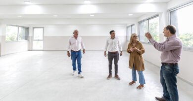 EL MUNICIPIO ENTREGÓ MOBILIARIO Y EQUIPAMIENTO PARA EL NUEVO EDIFICIO DEL INSTITUTO DE FORMACIÓN DOCENTE N° 41