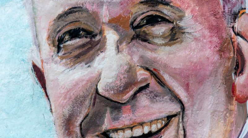 A UN AÑO DE LA PARTIDA DE FRANCISCO, UN MURAL BROWNIANO HOMENAJEA AL “PAPA ARGENTINO”