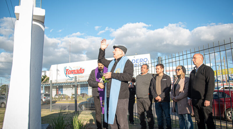 MONSEÑOR LUGONES ENTRONIZÓ LA IMAGEN DE LA VIRGEN DE LUJÁN EN EL VIADUCTO «PAPA FRANCISCO» DE ALTE BROWN