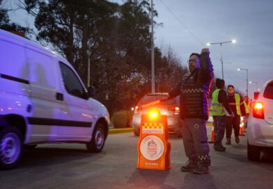 EL MUNICIPIO DE QUILMES REALIZÓ UN OPERATIVO INTEGRAL DE CONTROL VEHICULAR Y PRESENTÓ EL NUEVO EQUIPAMIENTO DE SEGURIDAD VIAL