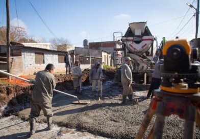 SIGUE AVANZANDO LA CONSTRUCCIÓN DE NUEVOS ASFALTOS: SERÁN 19 EN LOS BARRIOS ISLAS MALVINAS Y MONTEVERDE DE VILLA LA FLORIDA