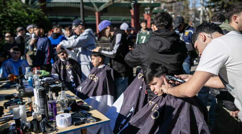  MULTITUDINARIA JORNADA SOLIDARIA DE BARBEROS EN ALMIRANTE BROWN