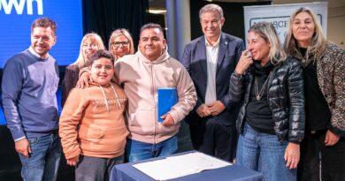 EL MUNICIPIO ACOMPAÑÓ EN LA FIRMA DE SU ESCRITURA A 200 FAMILIAS DE MALVINAS ARGENTINAS, DON ORIONE, SAN JOSÉ, MINISTRO RIVADAVIA Y GLEW