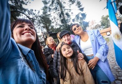 MAYRA Y EVA MIERI ENCABEZARON LA PEÑA 360 POR EL 210º ANIVERSARIO DE LA DECLARACIÓN DE LA INDEPENDENCIA ARGENTINA